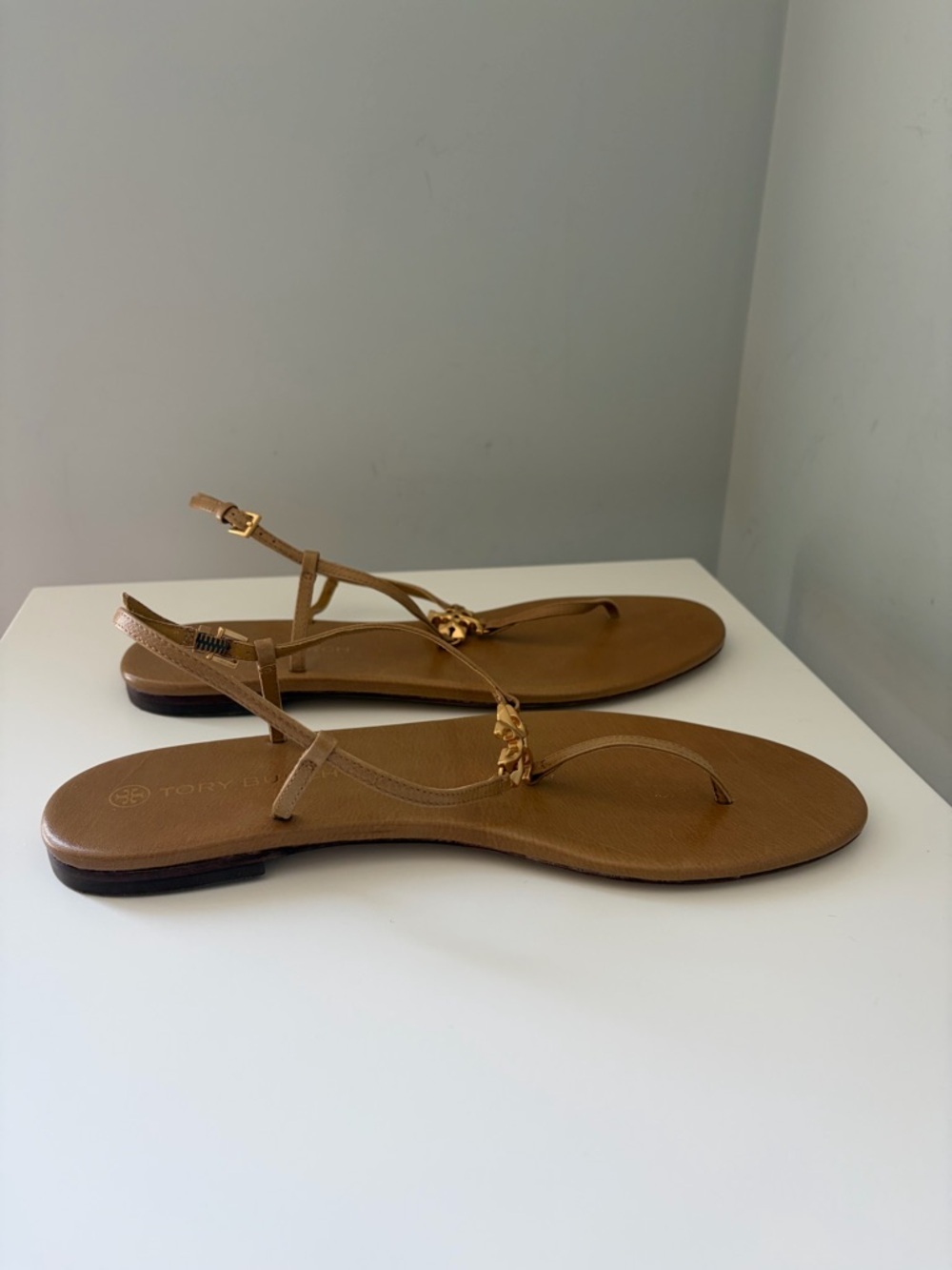 Tory Burch Capri Logo Sandals | Size 11 - Picture 6 of 12